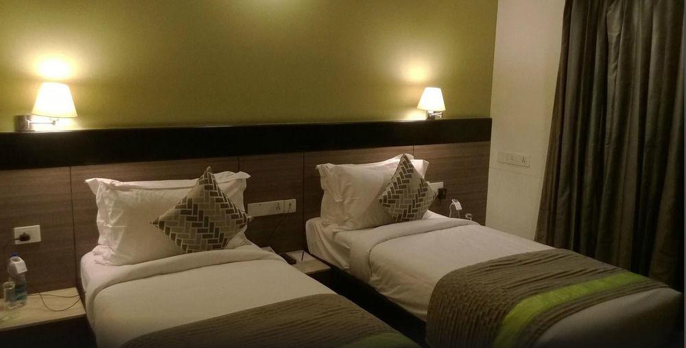 Leisure Inn Grand Chanakya Jaipur Exteriör bild