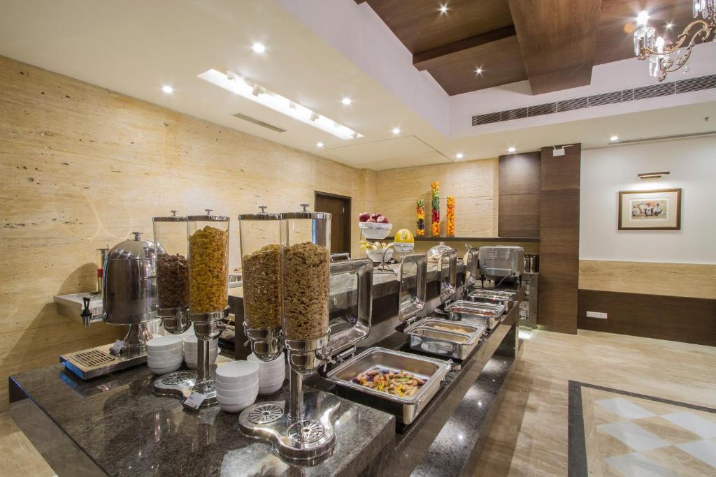 Leisure Inn Grand Chanakya Jaipur Exteriör bild